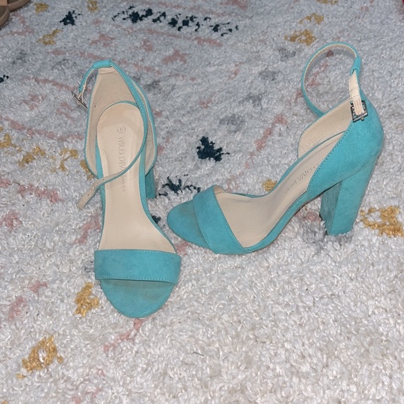 Teal heels - Picture 1 of 4